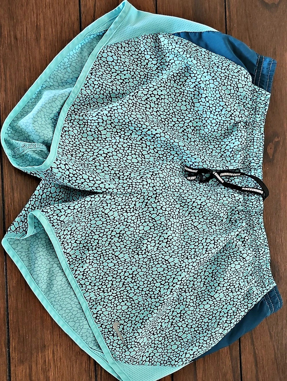 Nike Dri-FIT Tempo Printed Running Shorts Green & Blue